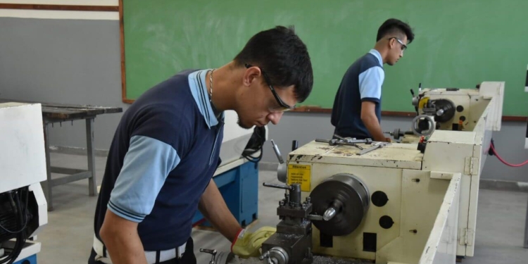 "Un colegio técnico sin los talleres funcionando a pleno es una fábrica parada" (Jorge Mattia)