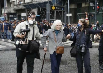 La violencia física a los jubilados es precedida por la violencia económica