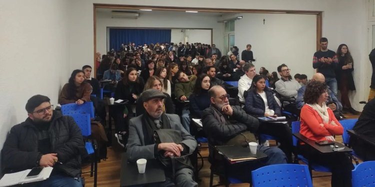 La jornada contó con una concurrencia de más de 300 personas y la participación de unos 20 expositores nacionales e internacionales
