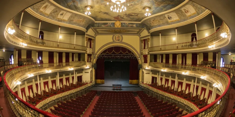 Arrancó la restauración y puesta en valor del Teatro Municipal Coliseo Podestá