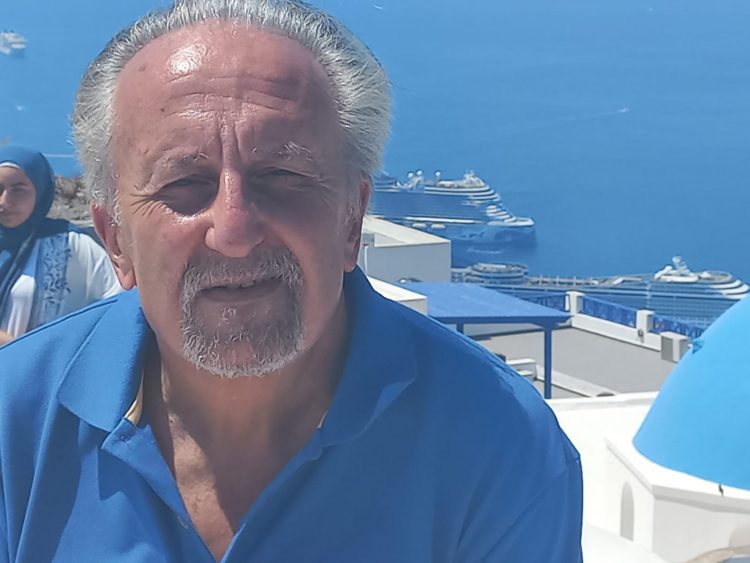 El director de la carrera de Letras en la UCALP, licenciado profesor Hugo Bezzati