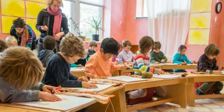 ¿Colegios hippies? No. Colegios carísimos y sin pantallas a los que los ricos mandan a sus hijos (crédito: pedagogia waldorf)