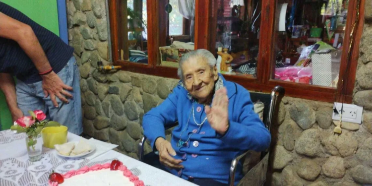 El 3 de enero de 2025, María Aurora Carrasco cumplió 104 años (Foto: gentileza Alba Carrasco y familia)