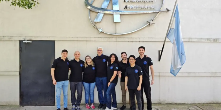De la UNLP a la NASA: la Facultad de Ingeniería presenta al satélite Atenea que sobrevolará la Luna