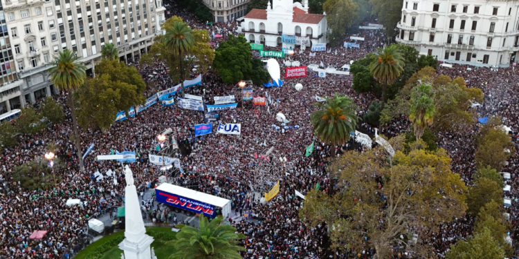 Se viene la tercera marcha federal universitaria y una escalada de los conflictos sociales en todos los sectores: tras la paliza electoral del 7 de septiembre, la ultraderecha sigue a fondo con el ajuste mientras crecen los casos de corrupción