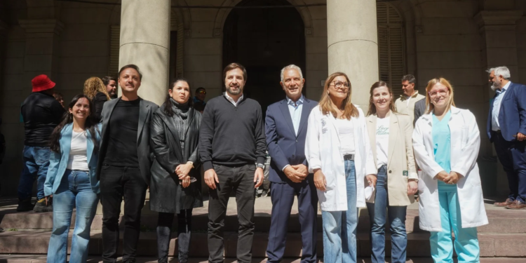 En los primeros dos meses de trabajo se compactaron 2.550 vehículos, entre motos y autos. Los fondos (31 millones de pesos) fueron destinados a la cooperadora del Hospital “Sor María Ludovica”
