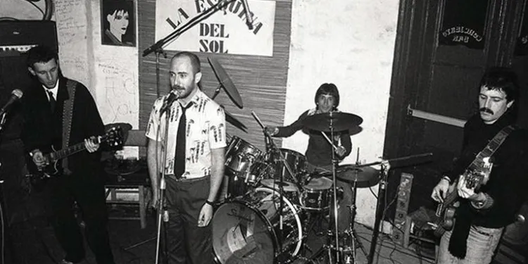 Uno de los recitales de Los Redondos a mitad de los ´80 en La Esquina del Sol. De Garage sólo queda el sonido del un gran show (crédito Infobae)
