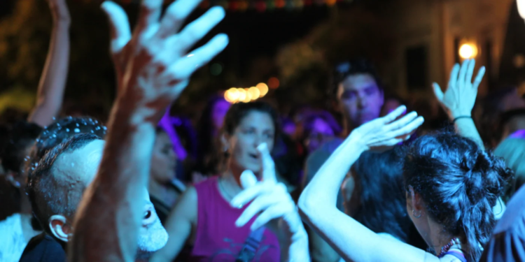 Este fin de semana siguen los festejos de carnaval en numerosos barrios platense