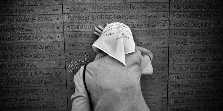 El Museo Pettoruti realiza la muestra fotográfica “Destino final”, a 50 años del golpe