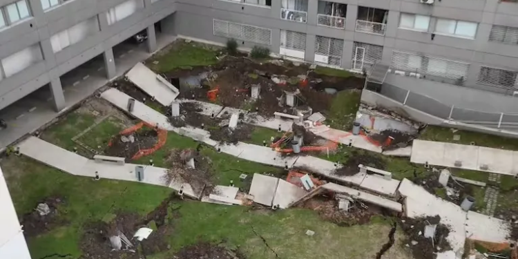 El impactante colapso edilicio en el barrio porteño de Parque Patricios