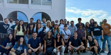 En protesta por la falta de remedios, médicos atienden de forma gratuita