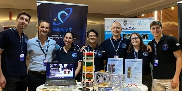 Éxito total: el satélite que hizo Ingeniería de la UNLP transmite información