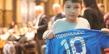 La Ciudad homenajeó a Maradona a 40 años del ‘Gol del Siglo’