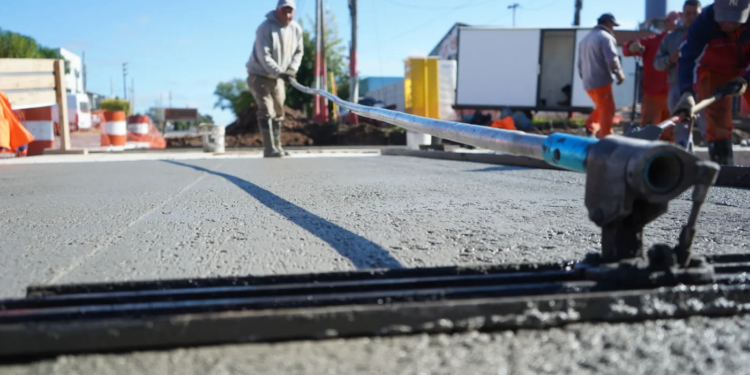 Ya avanza la cuarta etapa de la nueva avenida 60 en Los Hornos, en el tramo comprendido entre las calles 146 y 149