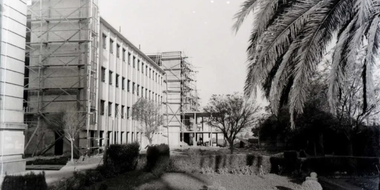 Hospital «Policlínico San Martín» en construcción durante el primer gobierno peronista. Circa 1950 (Foto: gentileza Carlos Rango)