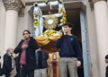 “Este es mi cuerpo, esta es mi sangre”. Multitudinaria procesión de Corpus Christi en La Plata