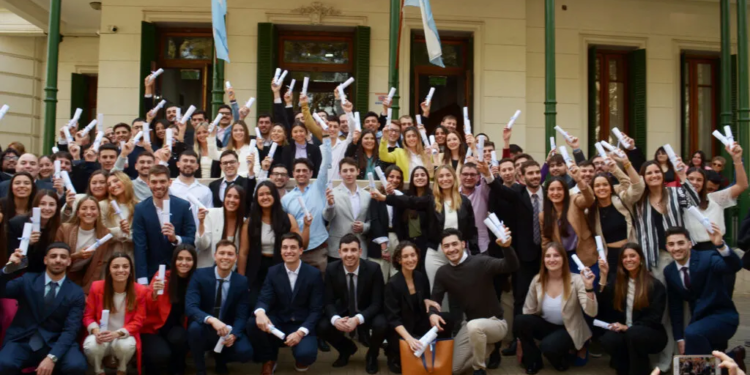 La Facultad de Ingeniería de la UNLP mantiene el crecimiento de su tasa de egreso
