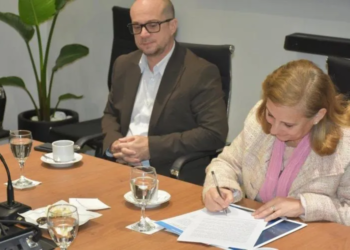 La UCALP y la Provincia firmaron un convenio para impulsar las viviendas intergeneracionales en La Plata