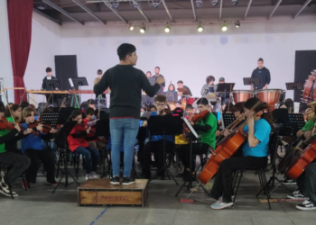Soberbio concierto de la Orquesta Escuela de Berisso en el Colegio Canossiano