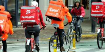 Pedalear para pagar deudas: la terrible situación de los trabajadores de apps